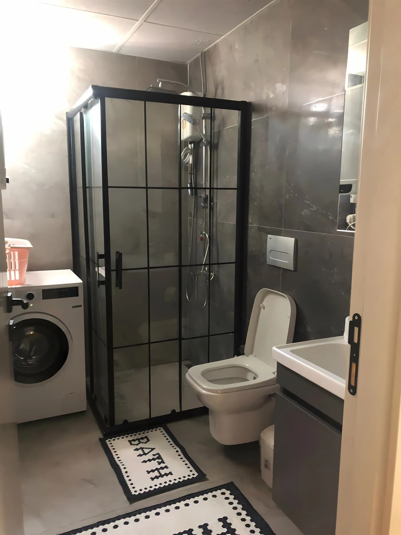 Clean modern bathroom - Palmiye Home Kemer vacation rental