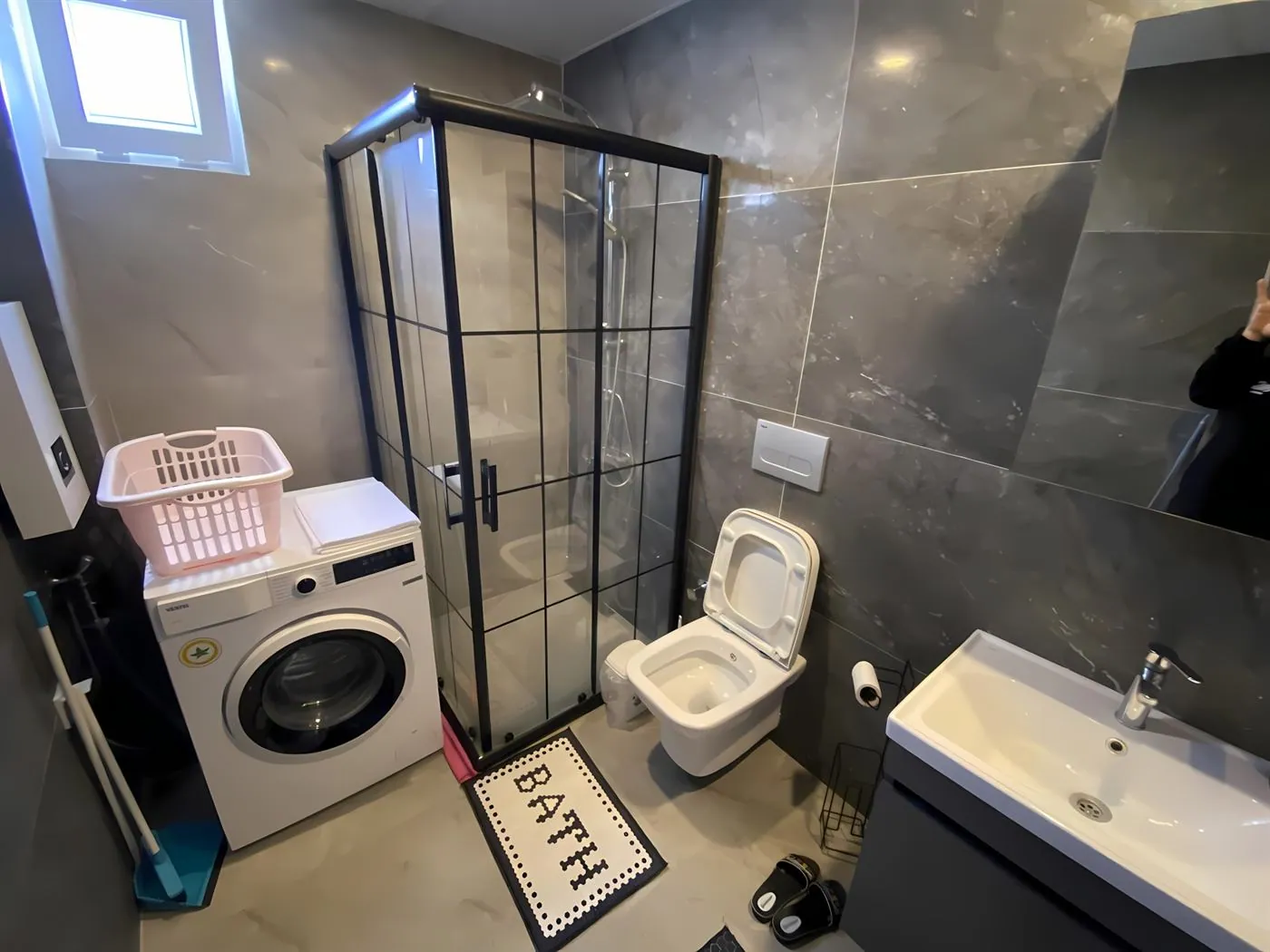 Modern bathroom and toilet - Kemer holiday apartment